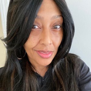 Meet your Posher, Deborah